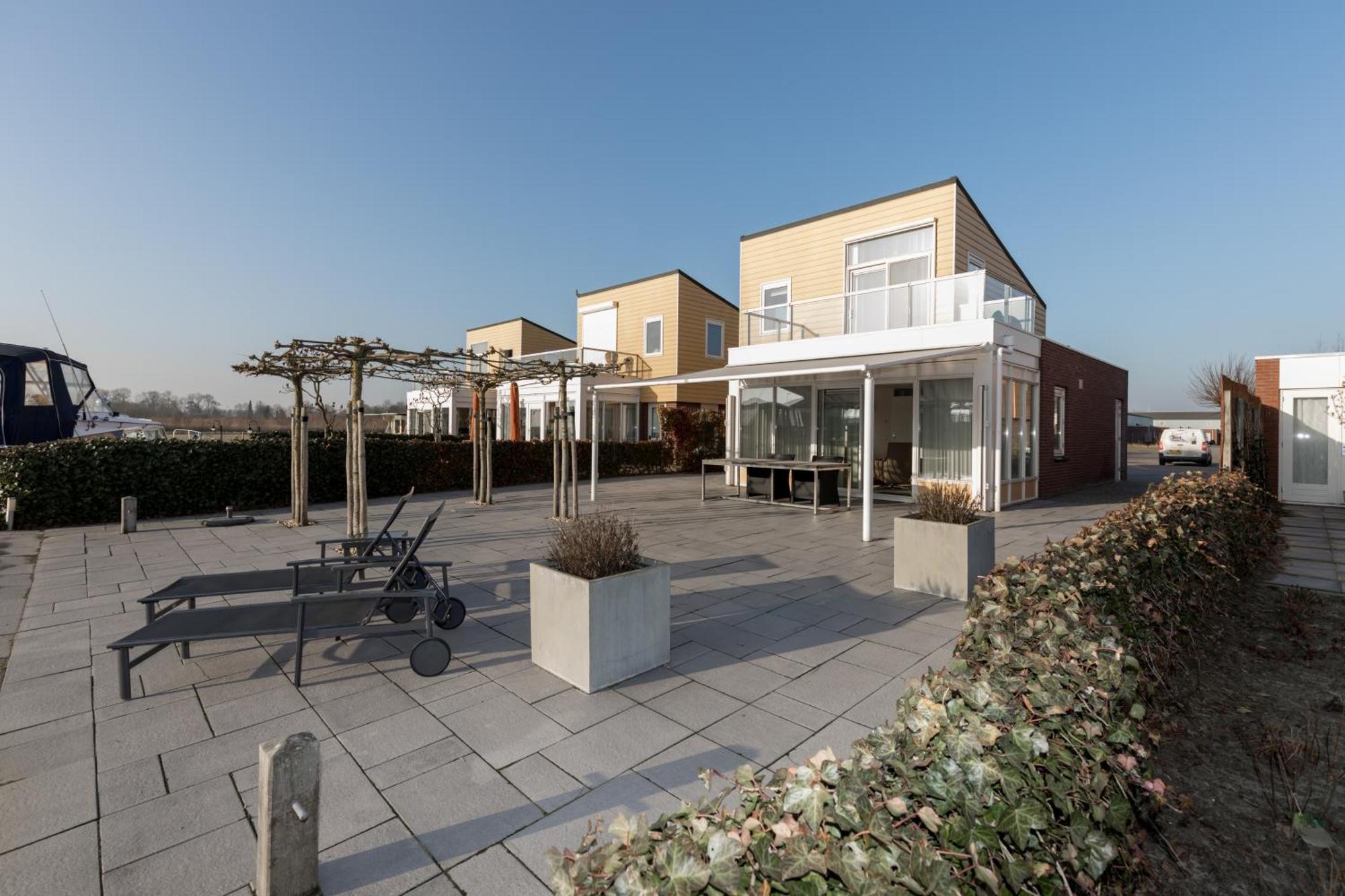 Nautic Rentals - Marinapark Oude-Tonge Екстериор снимка